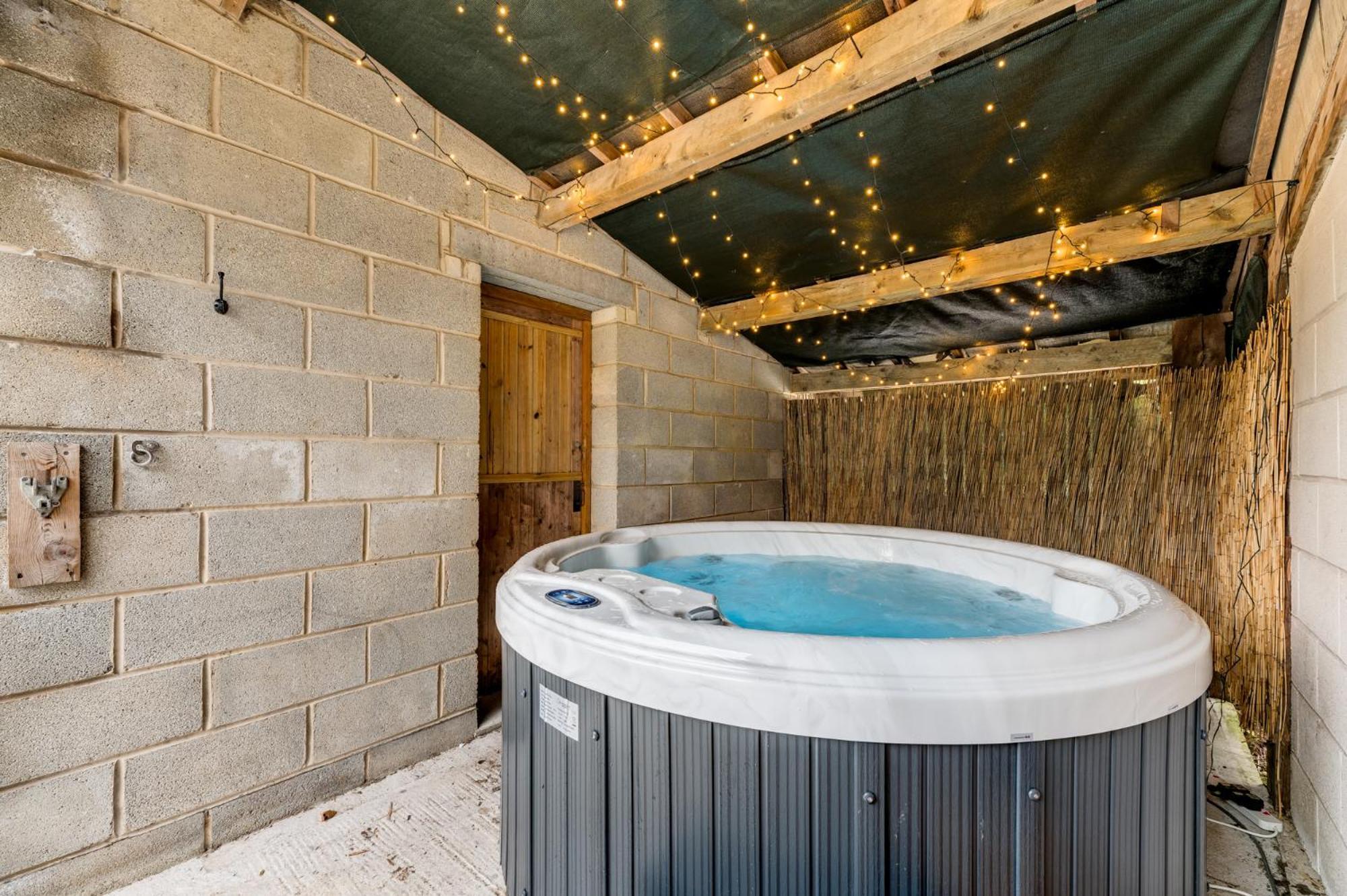 Central Malham Wellbeing Escape Hot Tub & Studio Exteriör bild