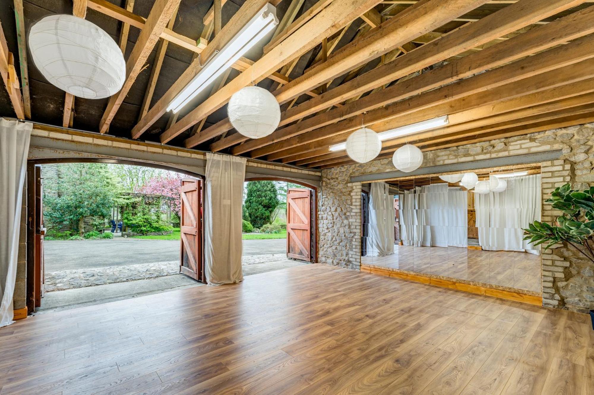Central Malham Wellbeing Escape Hot Tub & Studio Exteriör bild