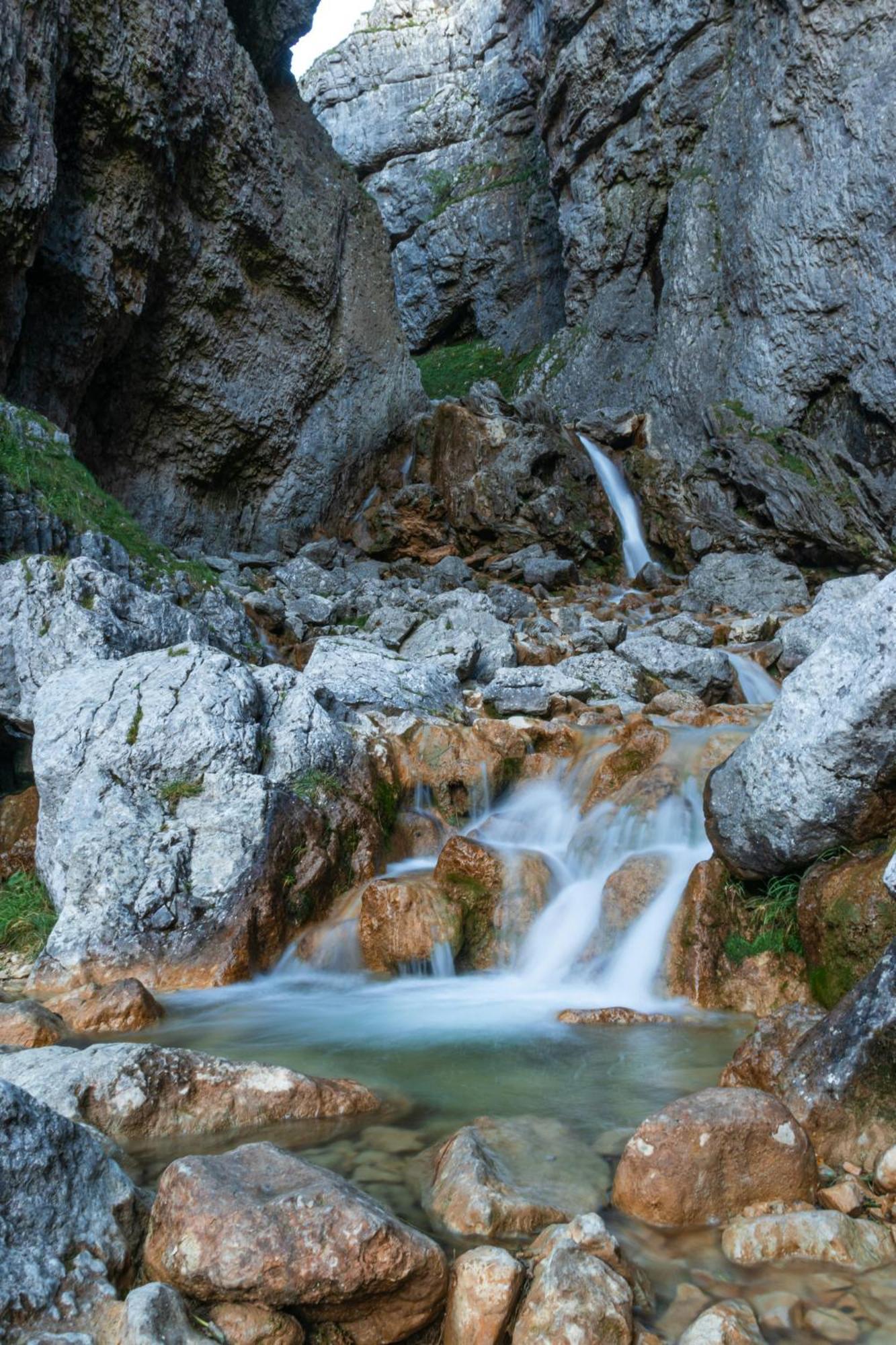 Central Malham Wellbeing Escape Hot Tub & Studio Exteriör bild